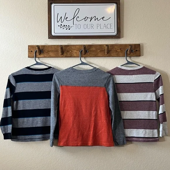 Old Navy Black and Gray Long Sleeve Tees 3 Pack Boy - Picture 2 of 8